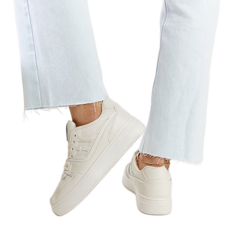 Zapatillas beige con plataforma Mentha.
