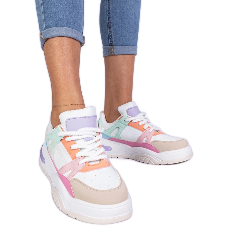 Zapatillas multicolores con plataforma Nivi. Zapatillas multicolores con plataforma Nivi.