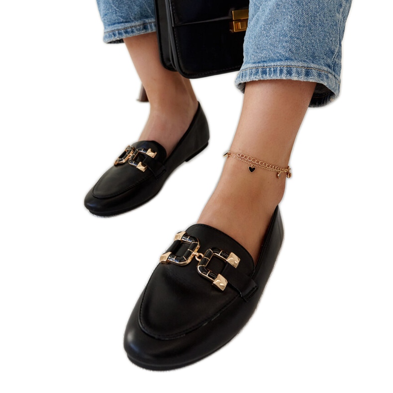 Mocasín negro con hebilla Comerio