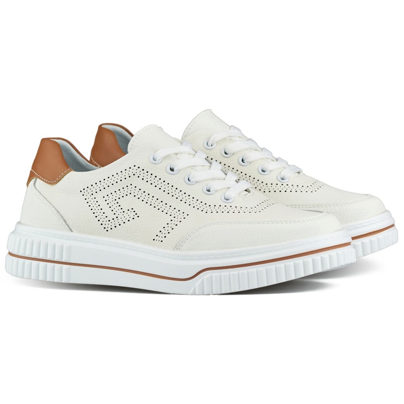 Zapatos de mujer con cordones blancos fabricados en piel natural.