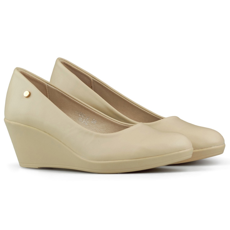 Salón cuña beige, zapatos de mujer con cuña baja Salón cuña beige, zapatos de mujer con cuña baja