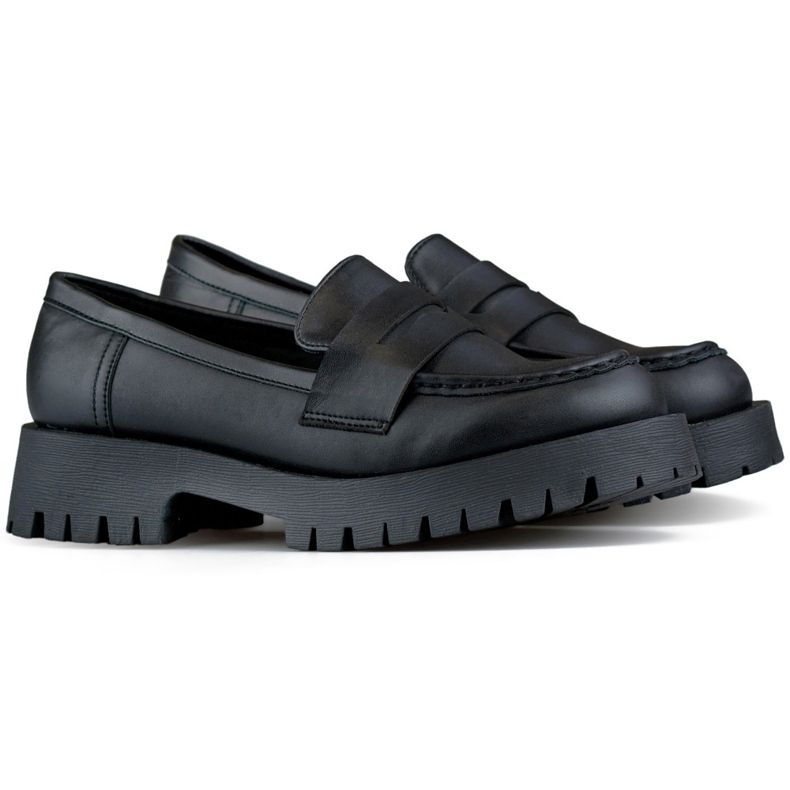 Mocasines Mocasines de mujer negros confeccionados en ecopiel.