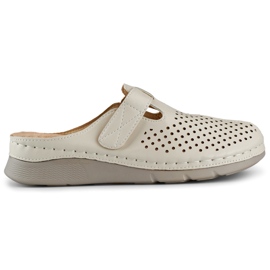 Chanclas sanitarias para mujer con puntera cerrada y velcro. beige