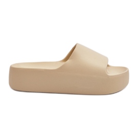 Chanclas Oreithano de mujer de color beige con suela gruesa
