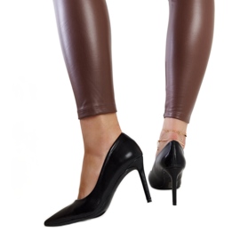 Tacones altos clásicos negros Yassira