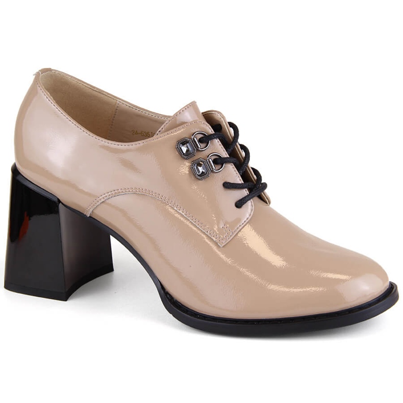 Zapatos mujer charol con tacón decorativo beige Vinceza 63510