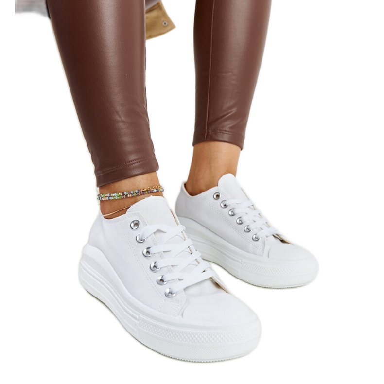 Zapatillas blancas sobre plataforma gruesa Zlata. blanco