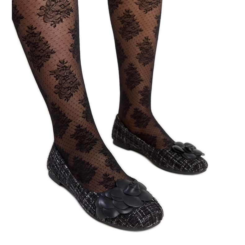 Bailarinas negras con flor decorativa de Mateja negro