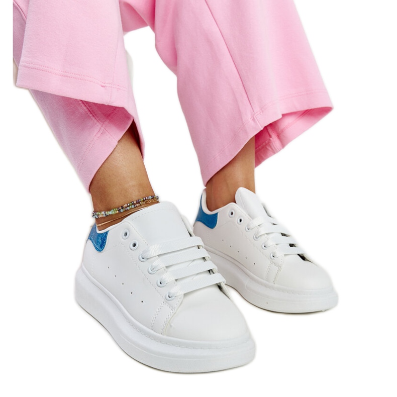 Zapatillas Fatimah de ecopiel blanca. blanco