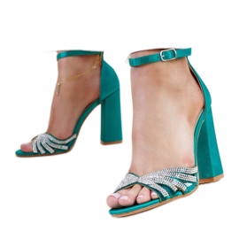Sandalias de tacón alto brillantes verdes de Zrinka