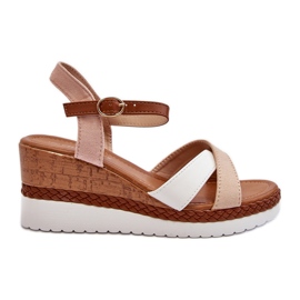 Sandalias con cuña y tiras Kioda beige
