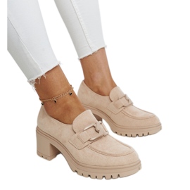 Zapatos beige con aplicación de piel de Vinceza.