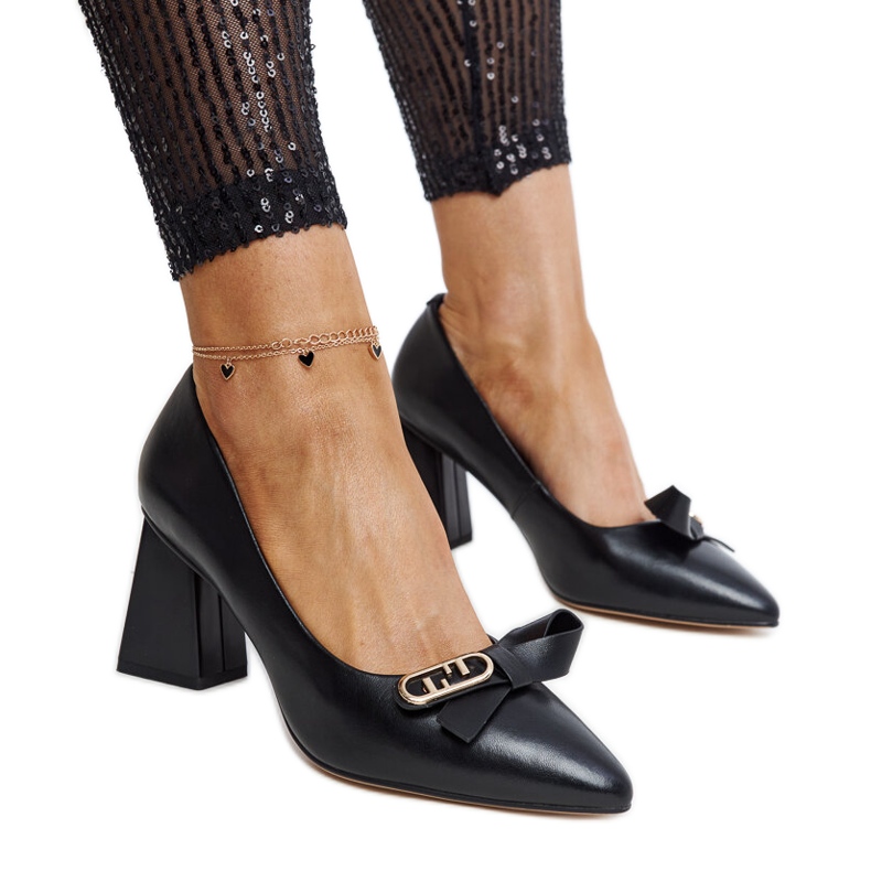 Zapatos de tacón alto en cuero negros de Vinceza