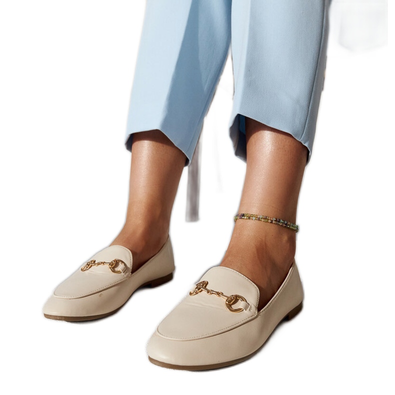Mocasines con hebilla beige de Erminia