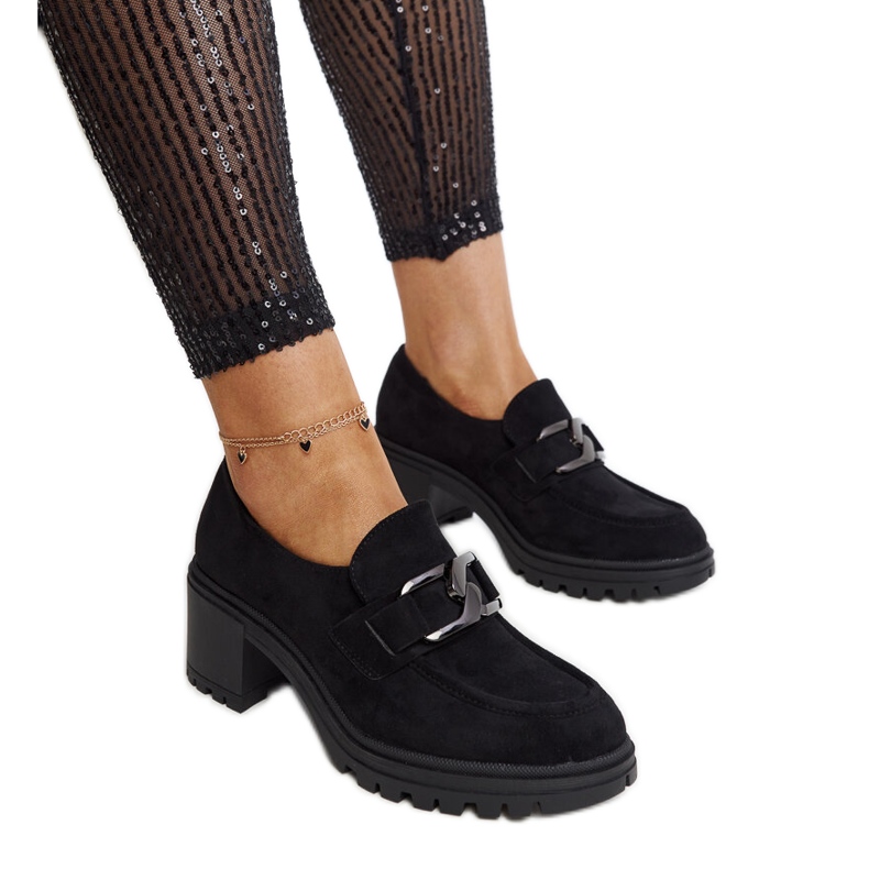 Zapatos negros con aplicación de piel de Vinceza. Zapatos negros con aplicación de piel de Vinceza.