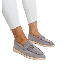 Mocasines grises con colgante de metal de Fiorano