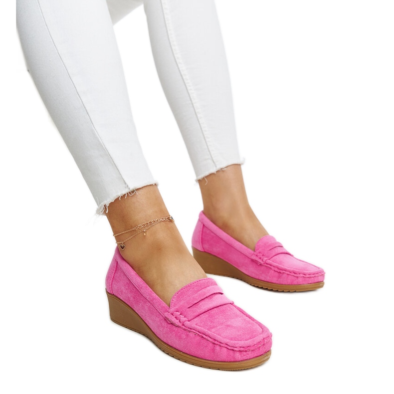 Mocasines con cuña de ante rosa oscuro de Sakena rosado Mocasines con cuña de ante rosa oscuro de Sakena rosado