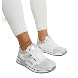 Deportivas plateadas con plataforma y pedrería Mauli