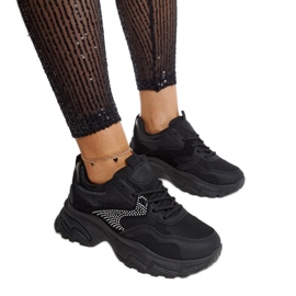 Deportivas negras con plataforma decoradas con pedrería Maras negro