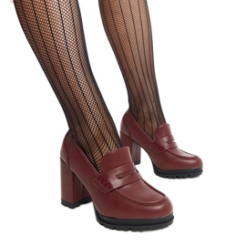 Zapatos de tacón burdeos de Sauda rojo