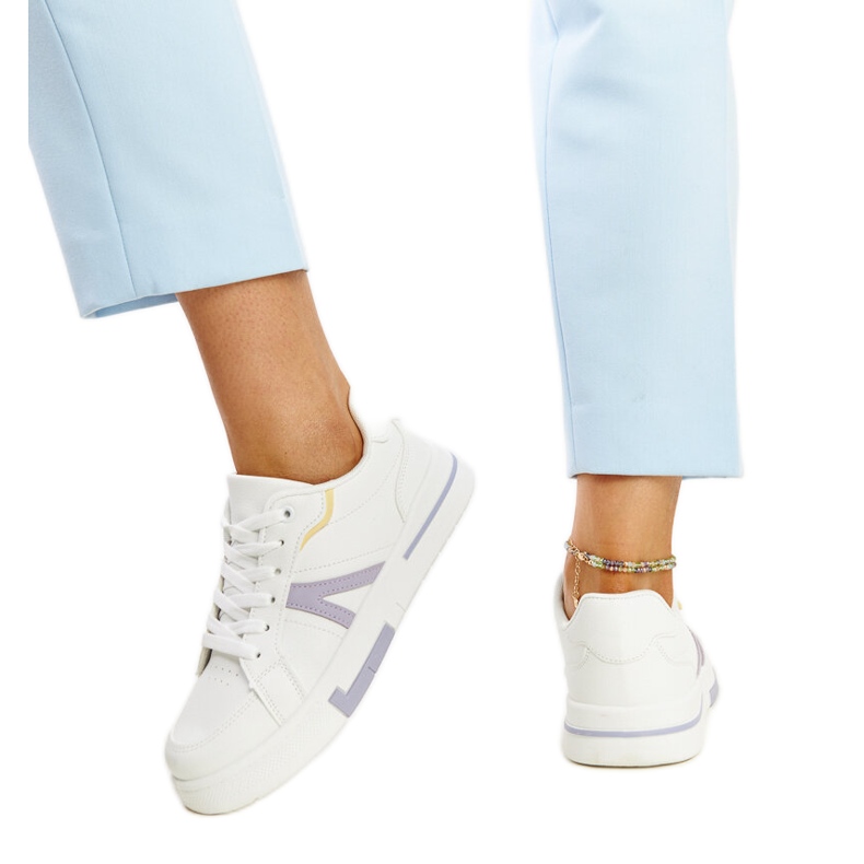 Zapatillas blancas con color Zorica. blanco
