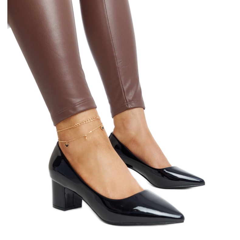 Salón tacón Ognjenka charol negro Salón tacón Ognjenka charol negro