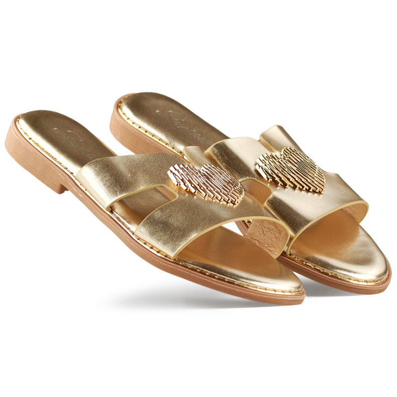 Chanclas de mujer doradas con corazón decorativo dorado