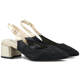 Elegantes zapatos de ante con tacón abierto y tacón bajo. negro Elegantes zapatos de ante con tacón abierto y tacón bajo. negro