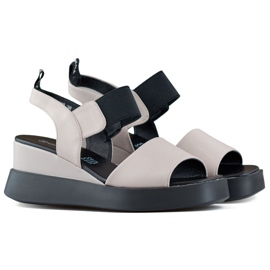 Sandalias de mujer de piel con cuña y elástico beige