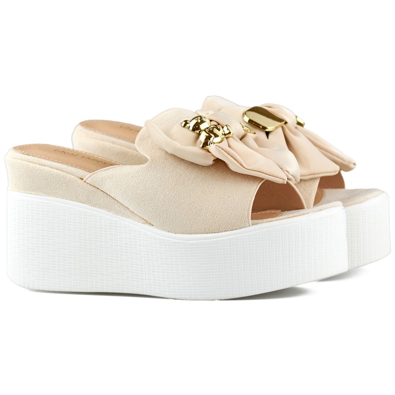 Zapatillas de casa de mujer beige con osito y lazo en la cuña