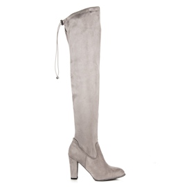 Betler Botas de ante en el poste gris