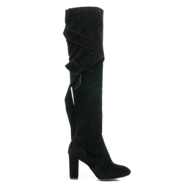 Betler Botas con una unión elegante. negro