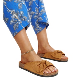 Chanclas marrones con suela de corcho de Aamu marrón