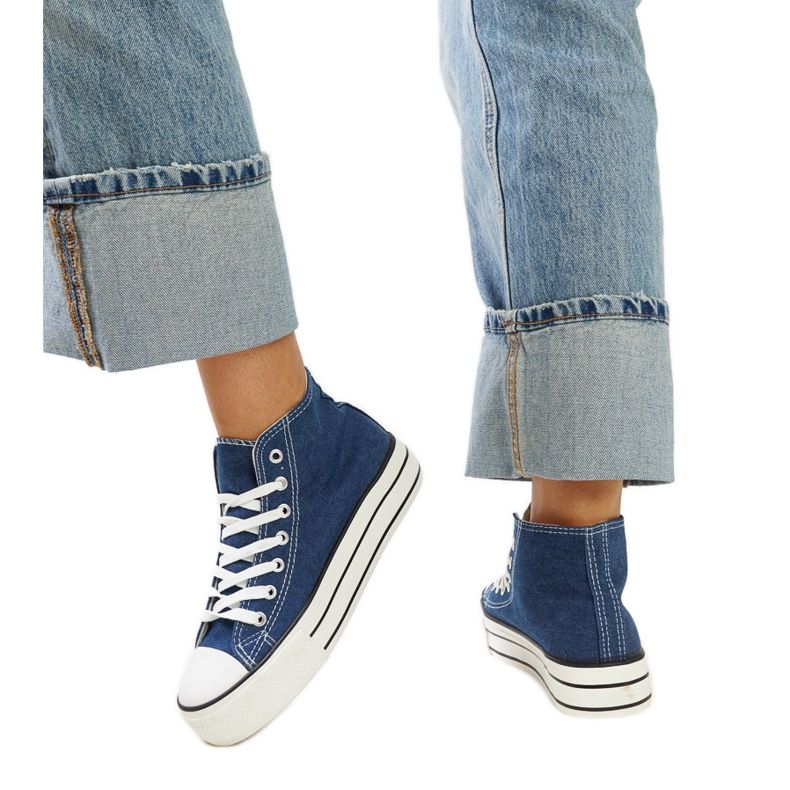 Zapatillas altas tipo bagy en denim con suela gruesa azul