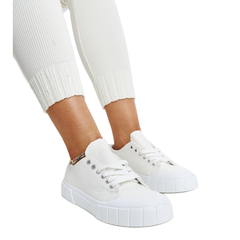 Zapatillas de tela blanca de Eduard blanco