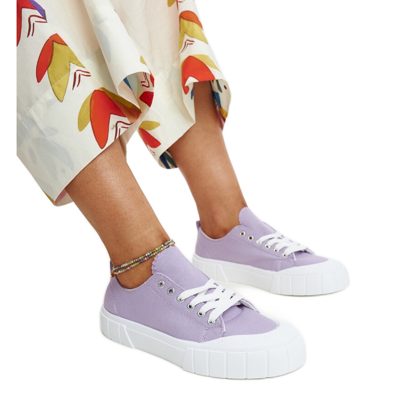Zapatillas de tela violeta de Eduard