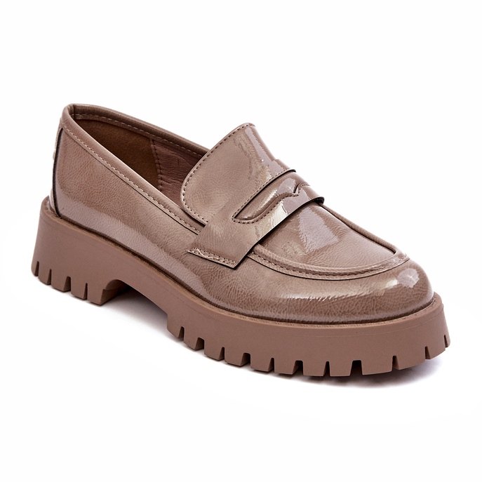 Diamantique Mocasines de charol beige con tacón plano