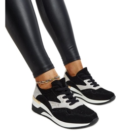 Zapatillas deportivas de piel negras. negro