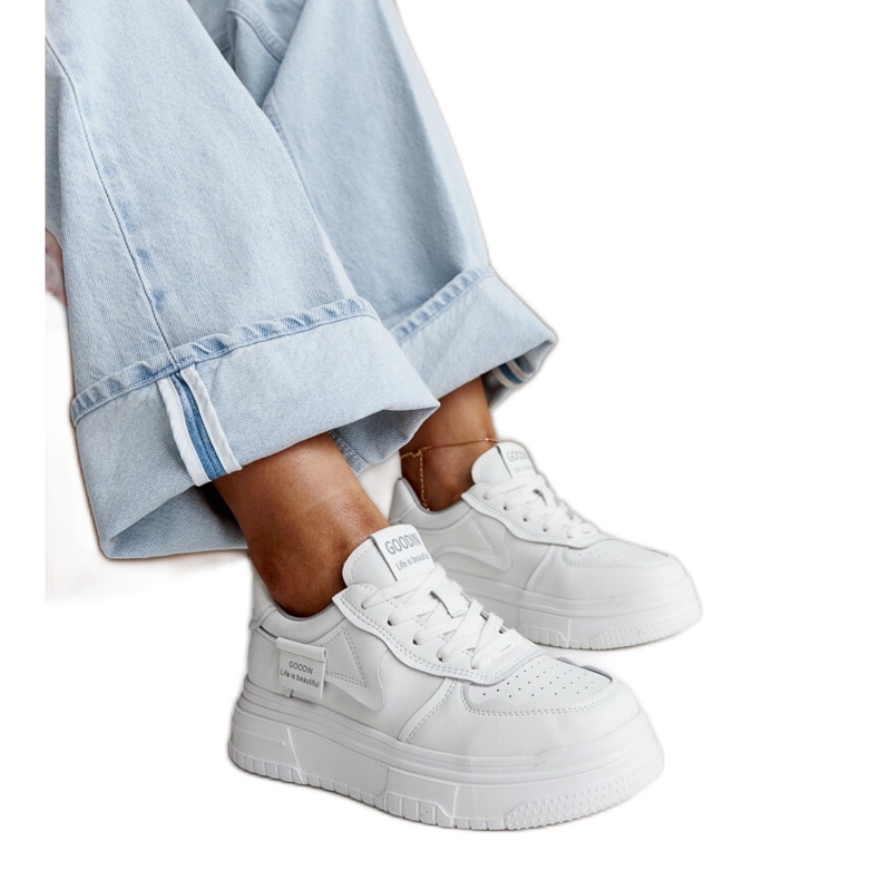 Zapatillas Aria de piel blanca con suela gruesa. blanco