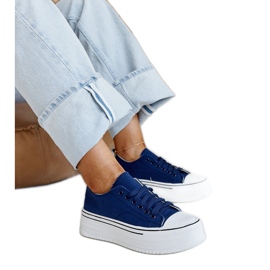Zapatillas Bahira azul marino con suela gruesa. Zapatillas Bahira azul marino con suela gruesa.