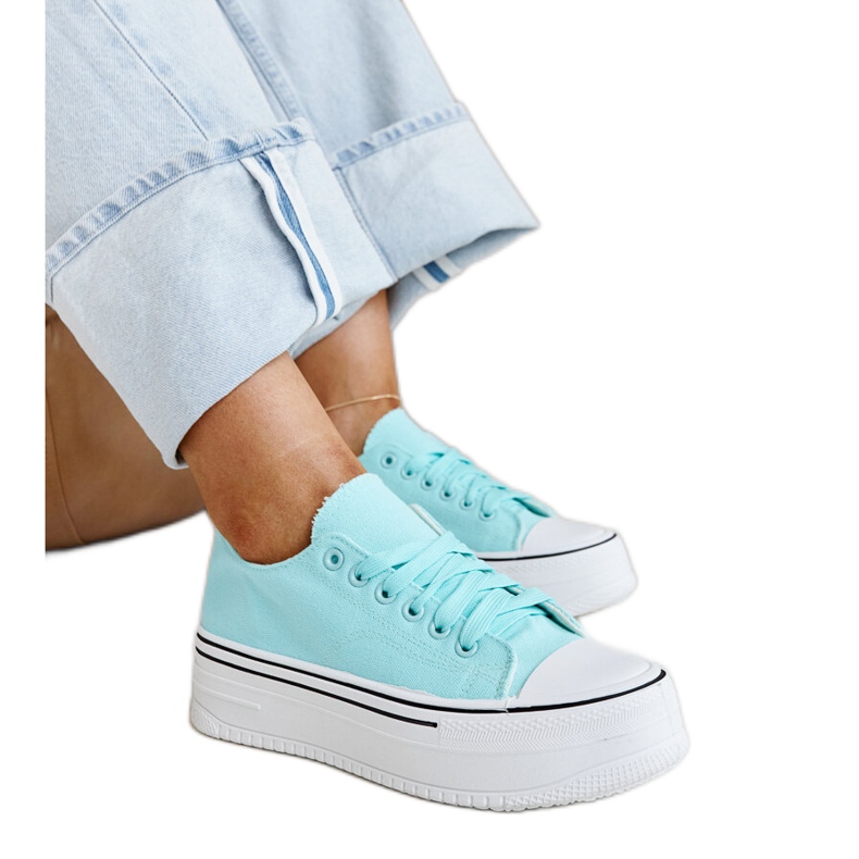 Zapatillas Bahira menta con suela gruesa. azul