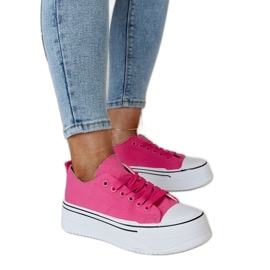 Zapatillas Bahira rosa oscuro con suela gruesa.