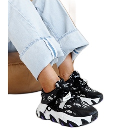 Zapatillas negras con suela gruesa Melsen. negro