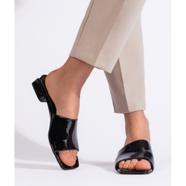 Goodin Mules de mujer clásicos de tacón en color negro.