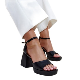 Sandalias Vesna negras tacón negro