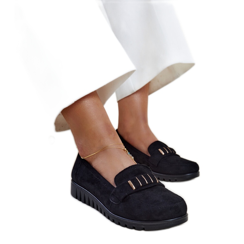 Mocasines negros con raya decorativa de Marlisa