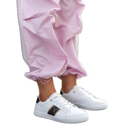 Zapatillas blancas con raya decorativa Grada. blanco