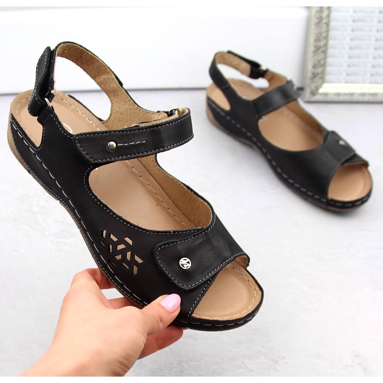 Sandalias mujer cómodas de piel con velcro, negro Helios 266-2.011 Sandalias mujer cómodas de piel con velcro, negro Helios 266-2.011