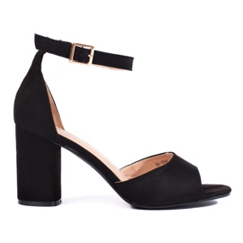 Sandalias de tacón negras para mujer. negro