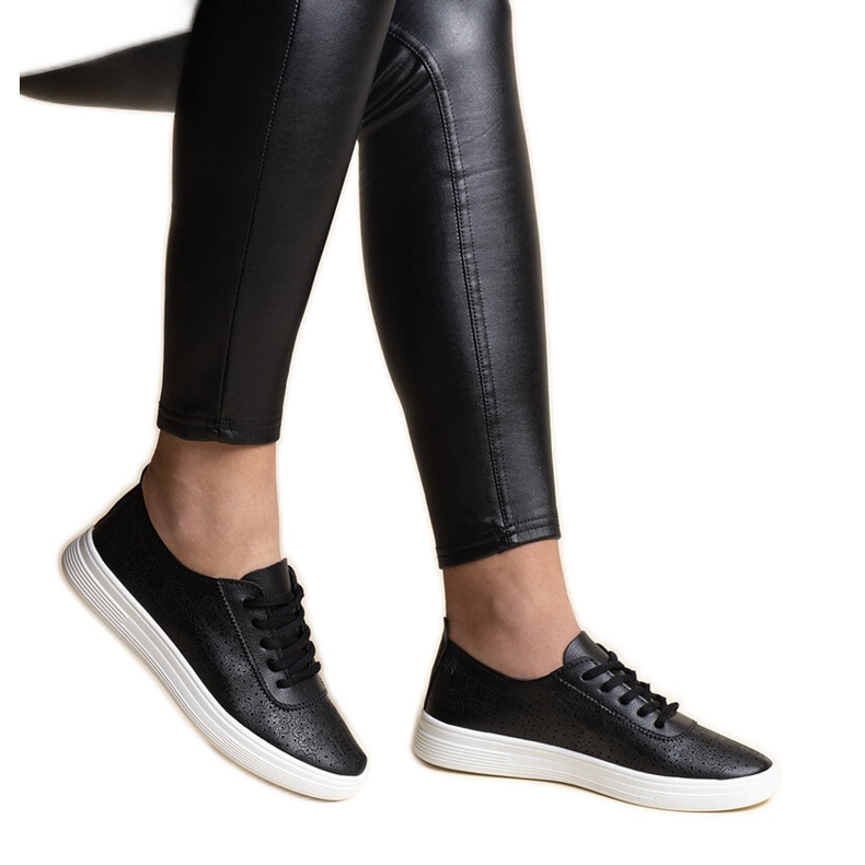 Zapatillas Whitley de piel ecológica en negro